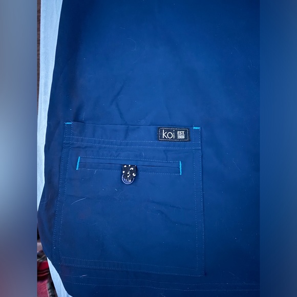 Navy blue scrub set - Picture 4 of 8